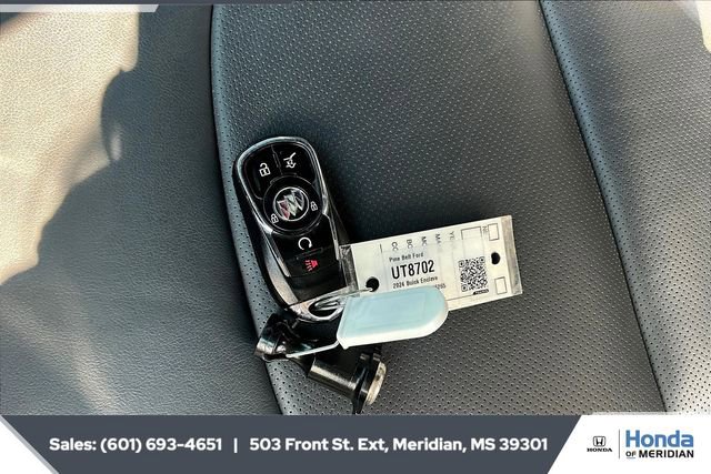 Used 2024 Buick Enclave Premium image 9