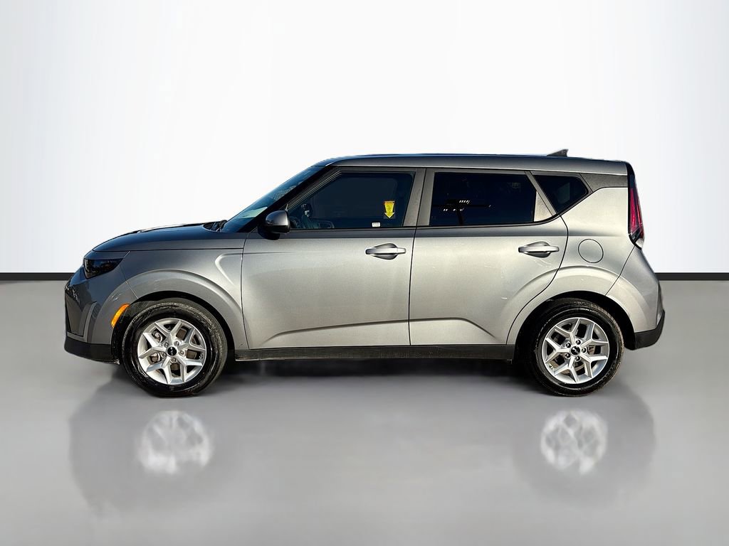 Used 2025 Kia Soul LX w/ LX Technology Package image 8