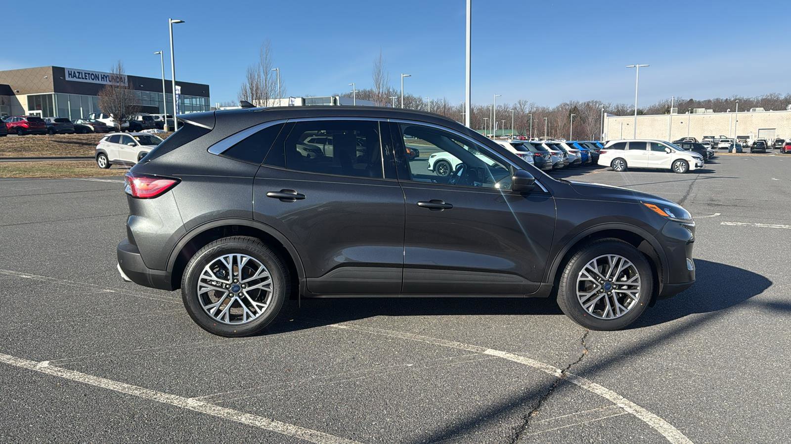 Used 2020 Ford Escape SEL image 4