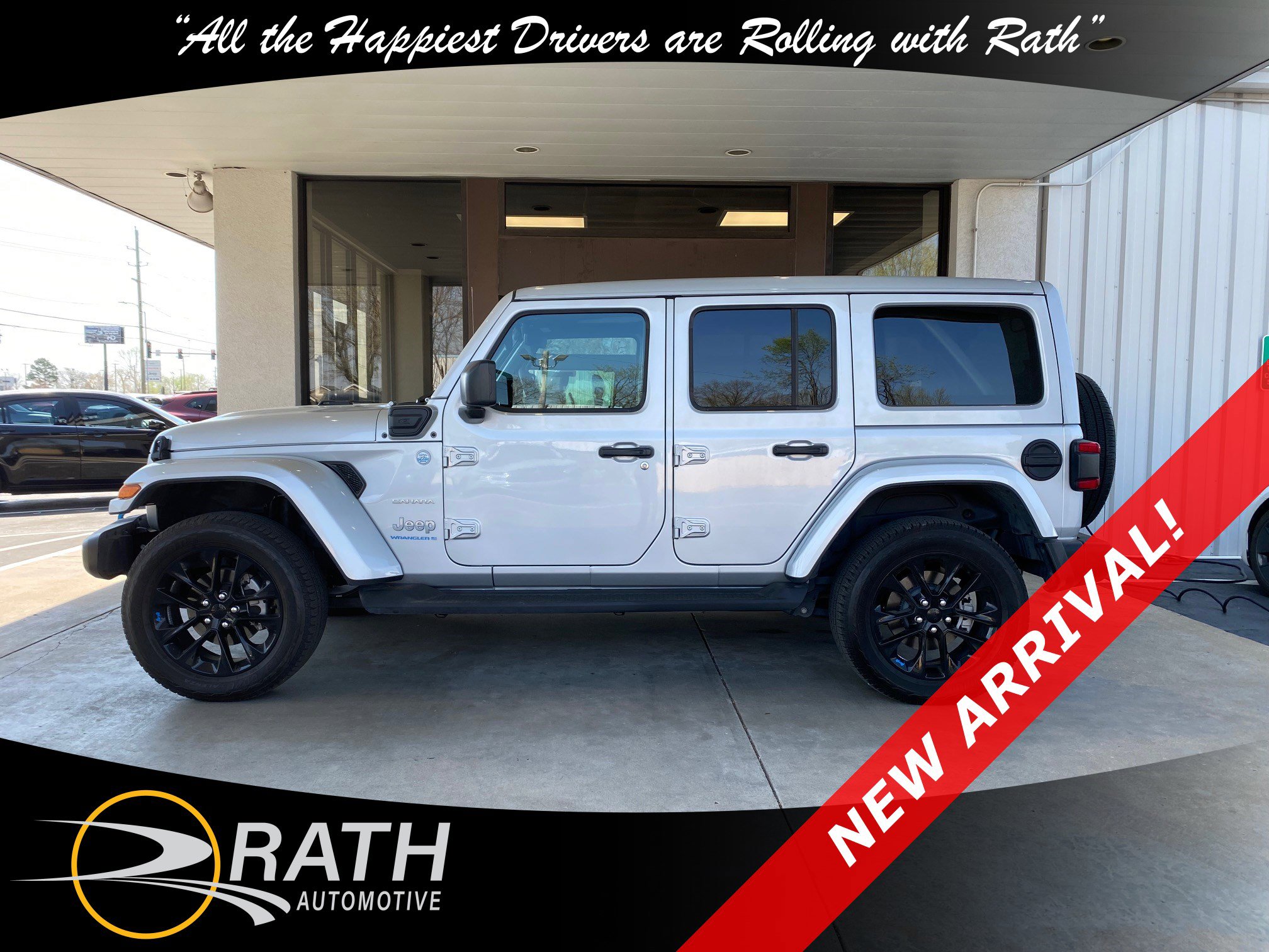 Used 2023 Jeep Wrangler Sahara AWD/4WD image 9
