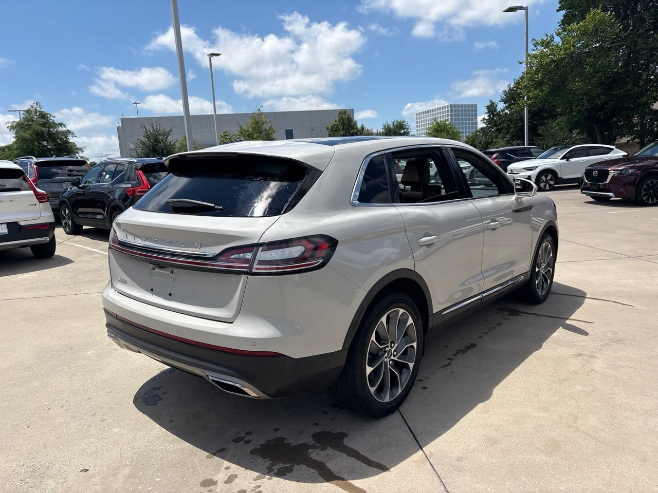 Used 2022 Lincoln Nautilus Reserve w/ Equipment Group 201A AWD/4WD image 4