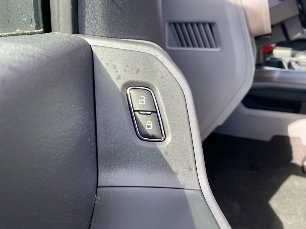 New 2026 Ford F350 XLT w/ 360-Degree Camera Package image 13