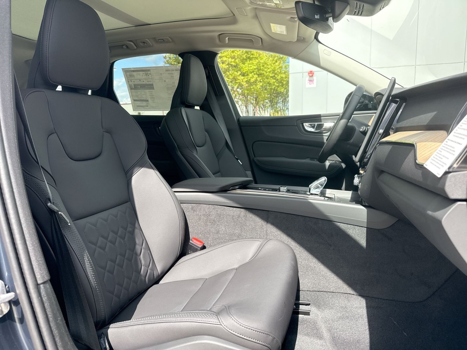 New 2026 Volvo XC60 B5 Core w/ Climate Package AWD/4WD image 27