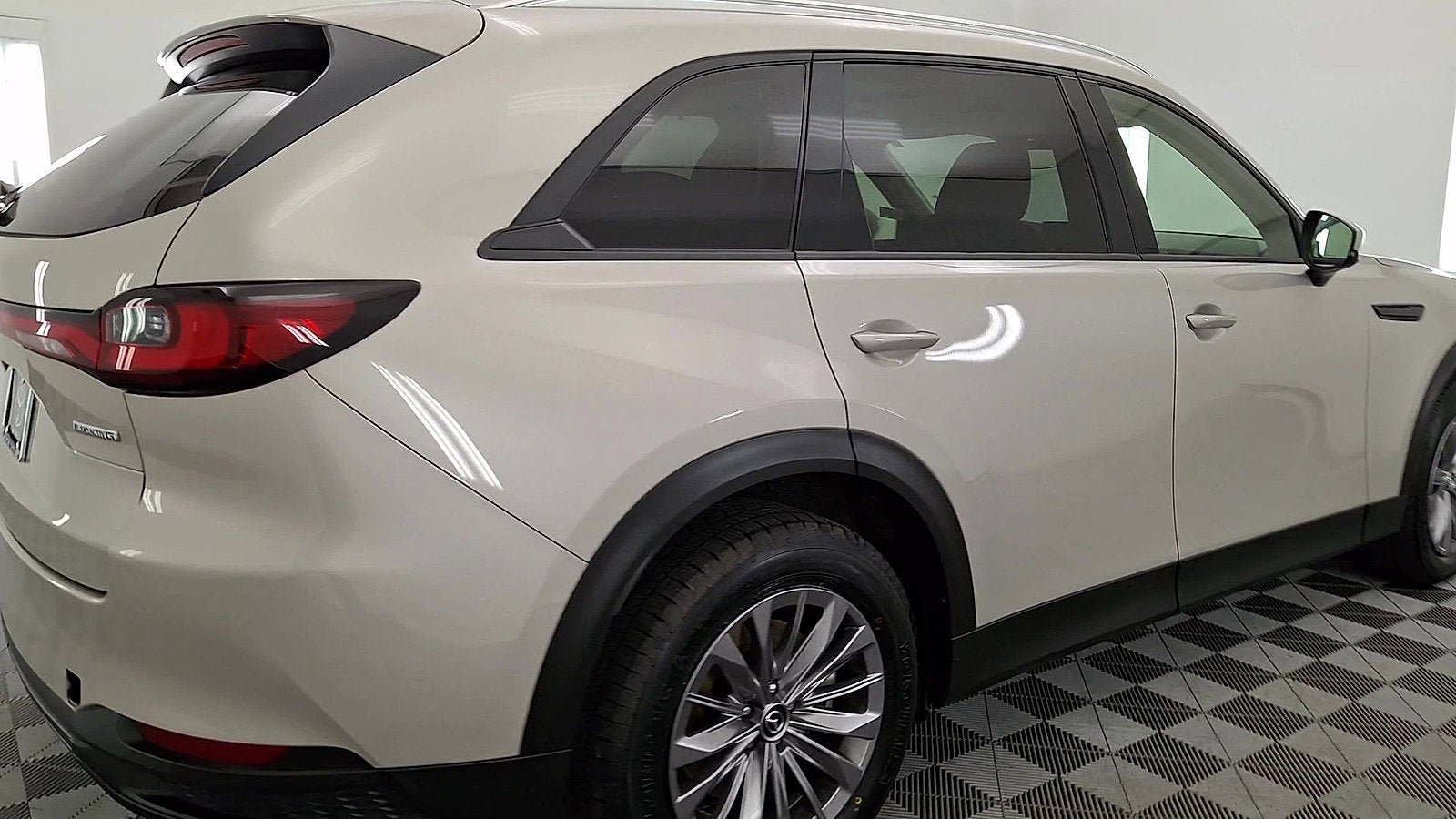 Used 2024 MAZDA CX-90 3.3 Turbo w/ Preferred Plus AWD/4WD image 4
