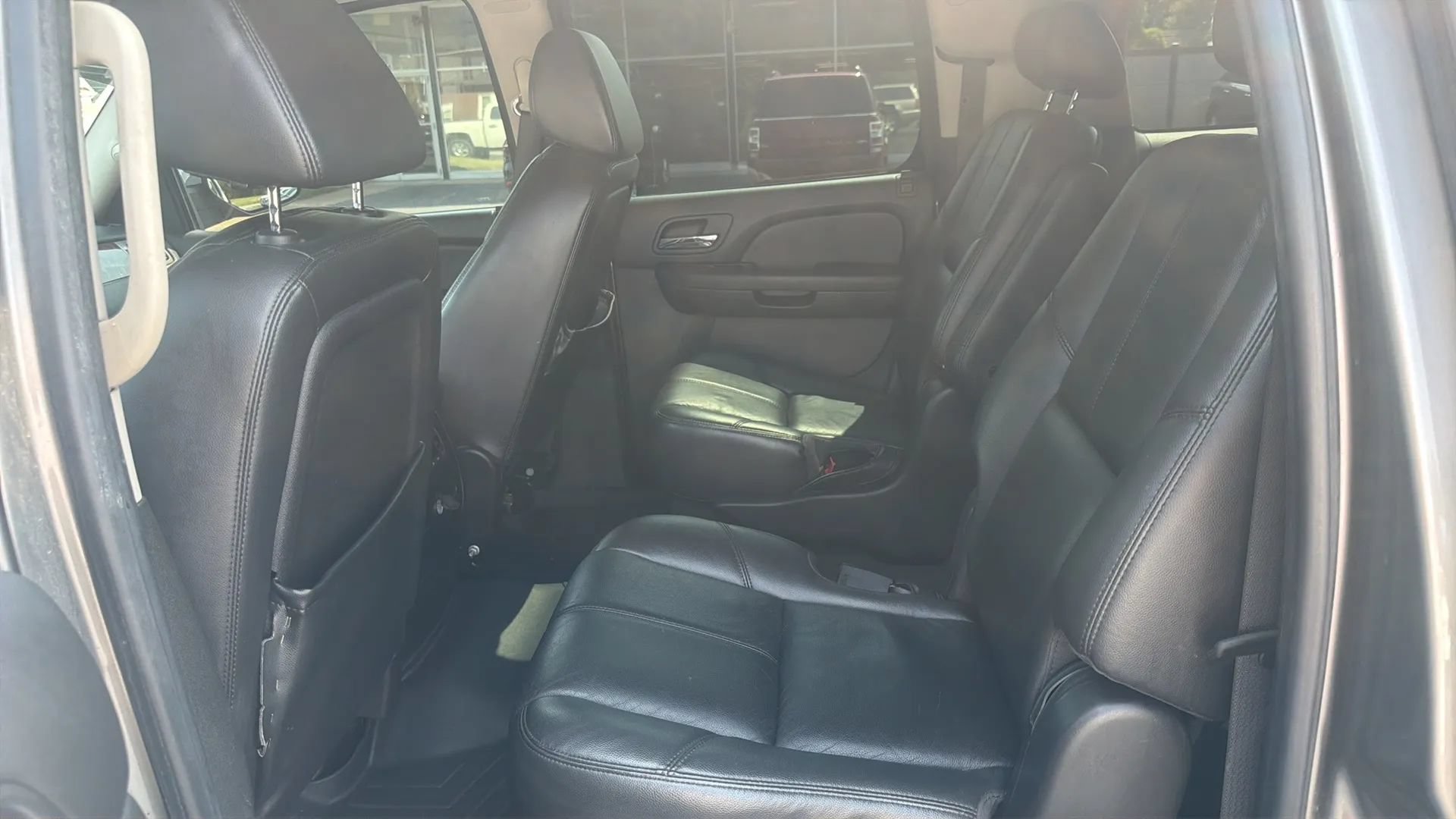 Used 2008 Chevrolet Suburban LTZ w/ LTZ Preferred Equipment Group AWD/4WD image 10