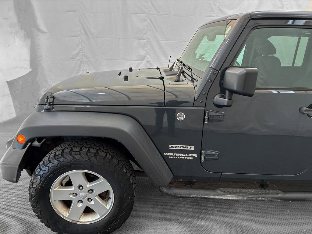 Used 2017 Jeep Wrangler Unlimited Sport w/ Quick Order Package 24S AWD/4WD image 3