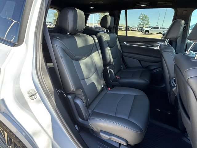 Used 2025 Cadillac XT6 Sport w/ Technology Package AWD/4WD image 31