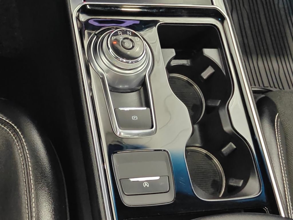 Used 2019 Ford Edge ST w/ Cold Weather Package AWD/4WD image 11