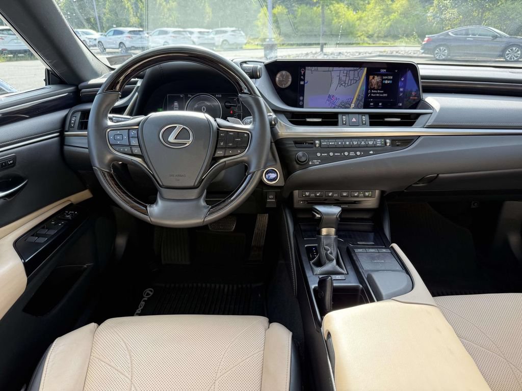 Used 2020 Lexus ES 300h w/ Accessory Package FWD image 8