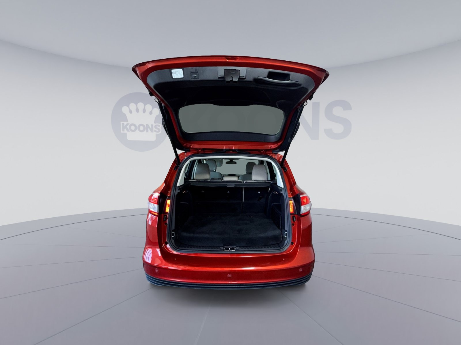 Used 2018 Ford C-MAX Titanium w/ Equipment Group 301A FWD image 25