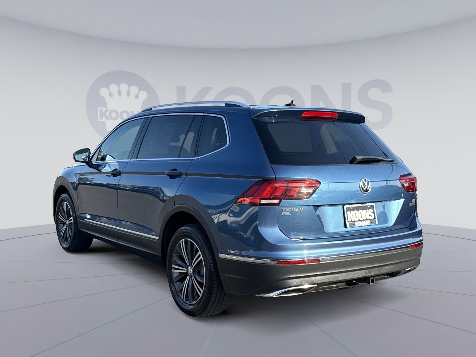 Used 2018 Volkswagen Tiguan SEL AWD/4WD image 4