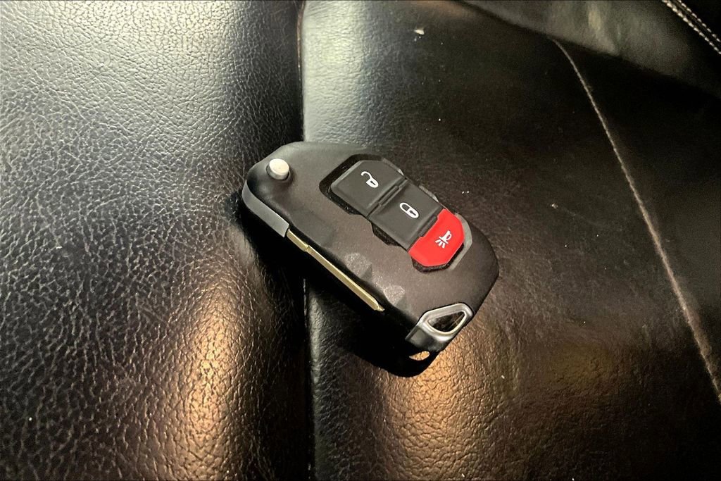 Used 2020 Jeep Wrangler Unlimited Sahara AWD/4WD image 9