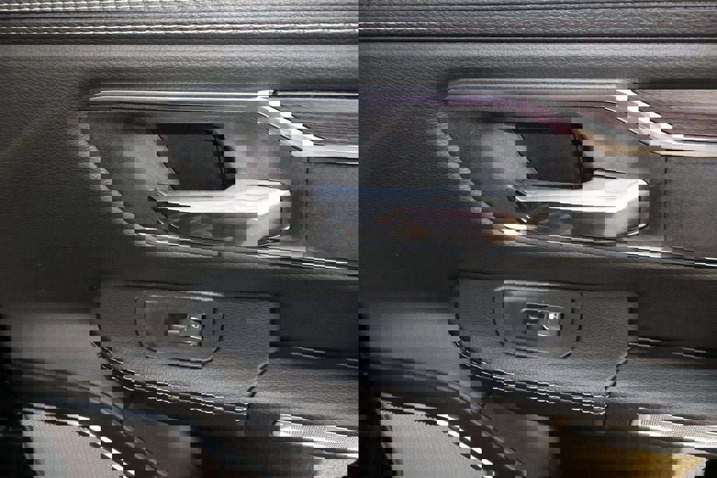 Used 2025 RAM 1500 Laramie w/ Night Edition image 15