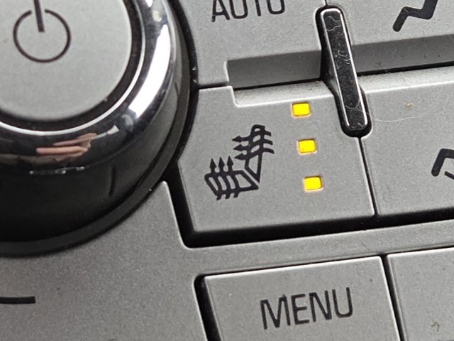 Used 2017 Chevrolet Equinox LT w/ Convenience Package image 4