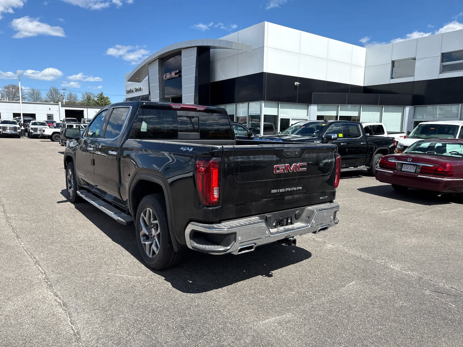 New 2026 GMC Sierra 1500 SLT w/ SLT Premium Plus Package AWD/4WD image 3
