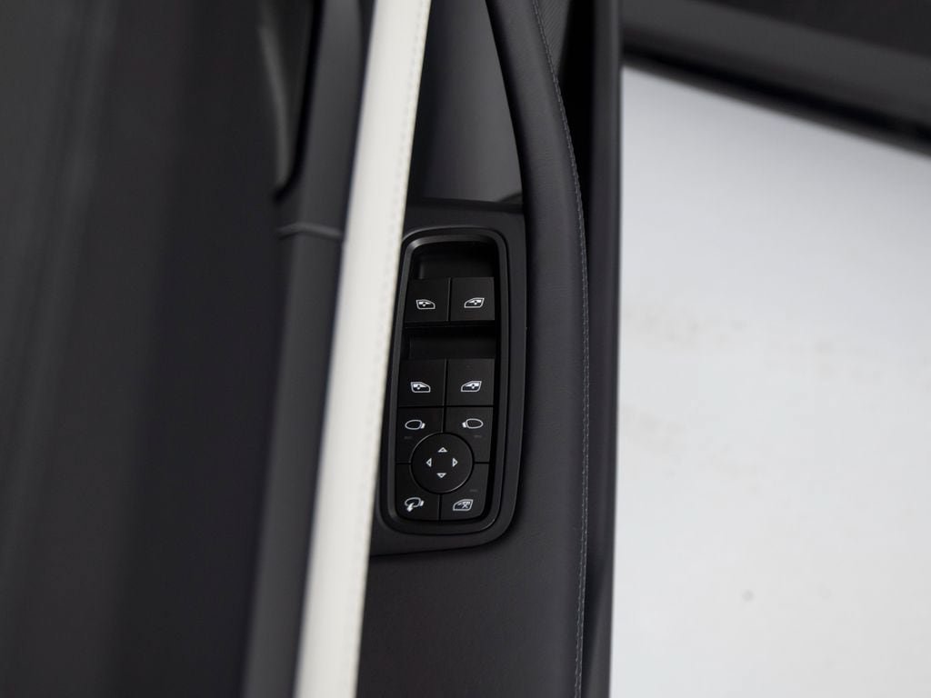 New 2026 Porsche Taycan GTS AWD/4WD image 20