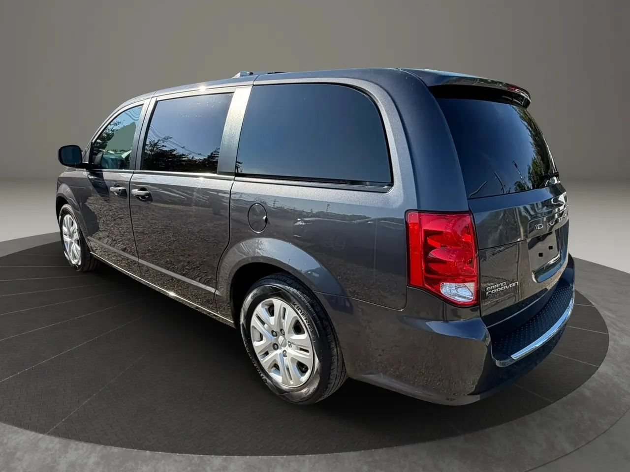 Used 2019 Dodge Grand Caravan SE w/ UConnect Hands-Free Group FWD image 7