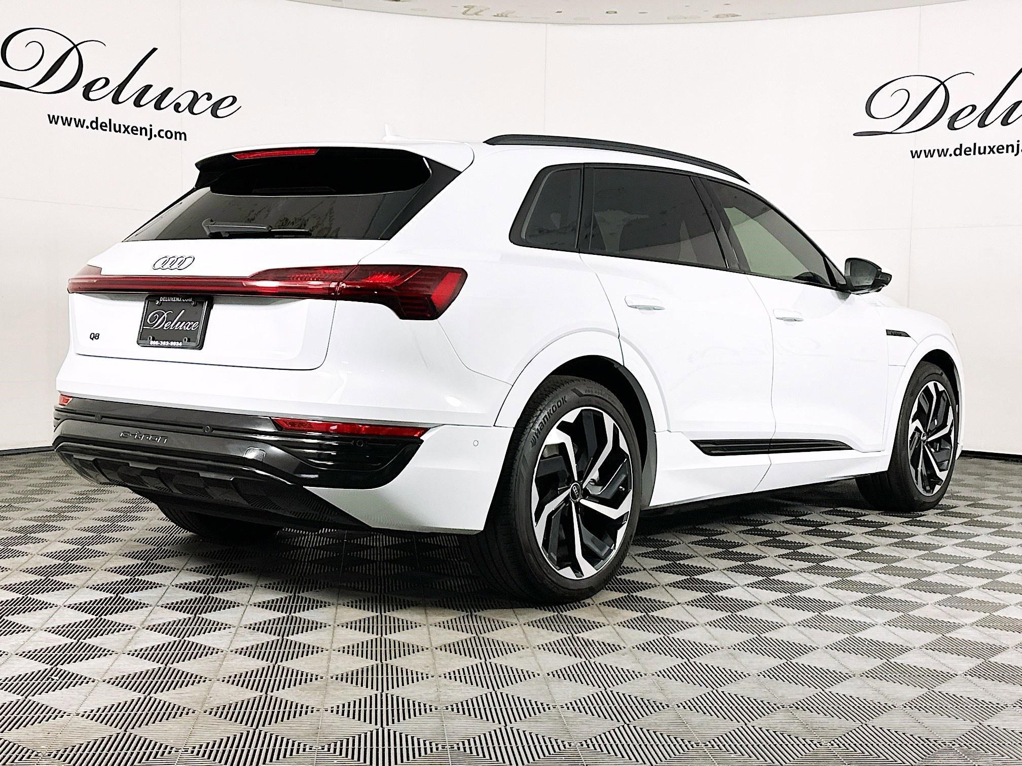 Used 2024 Audi Q8 e-tron Premium Plus w/ Premium Plus Package image 6