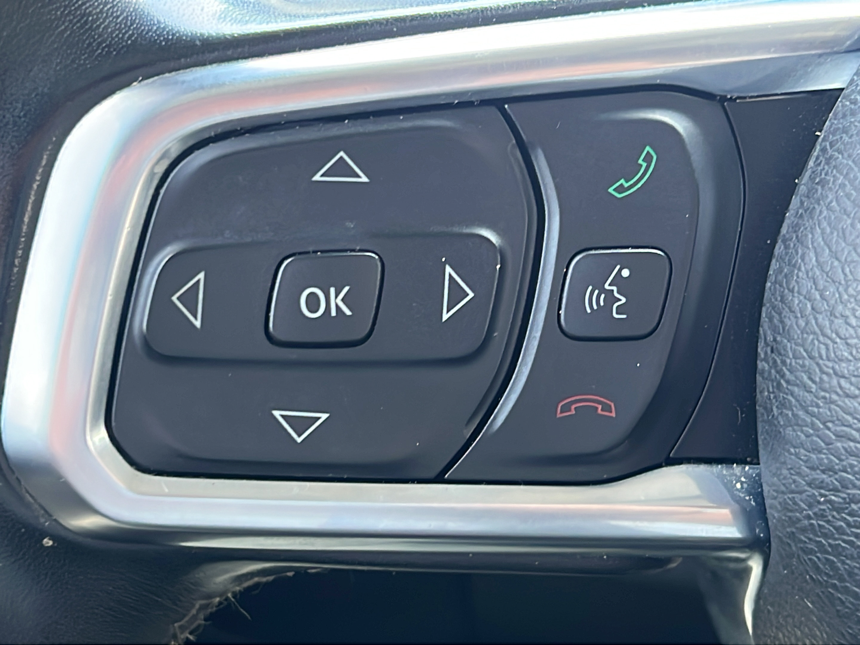Used 2020 Jeep Wrangler Unlimited Sahara AWD/4WD image 19