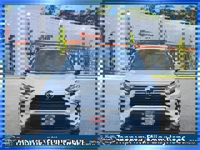 Used 2023 Toyota RAV4 XLE image 2