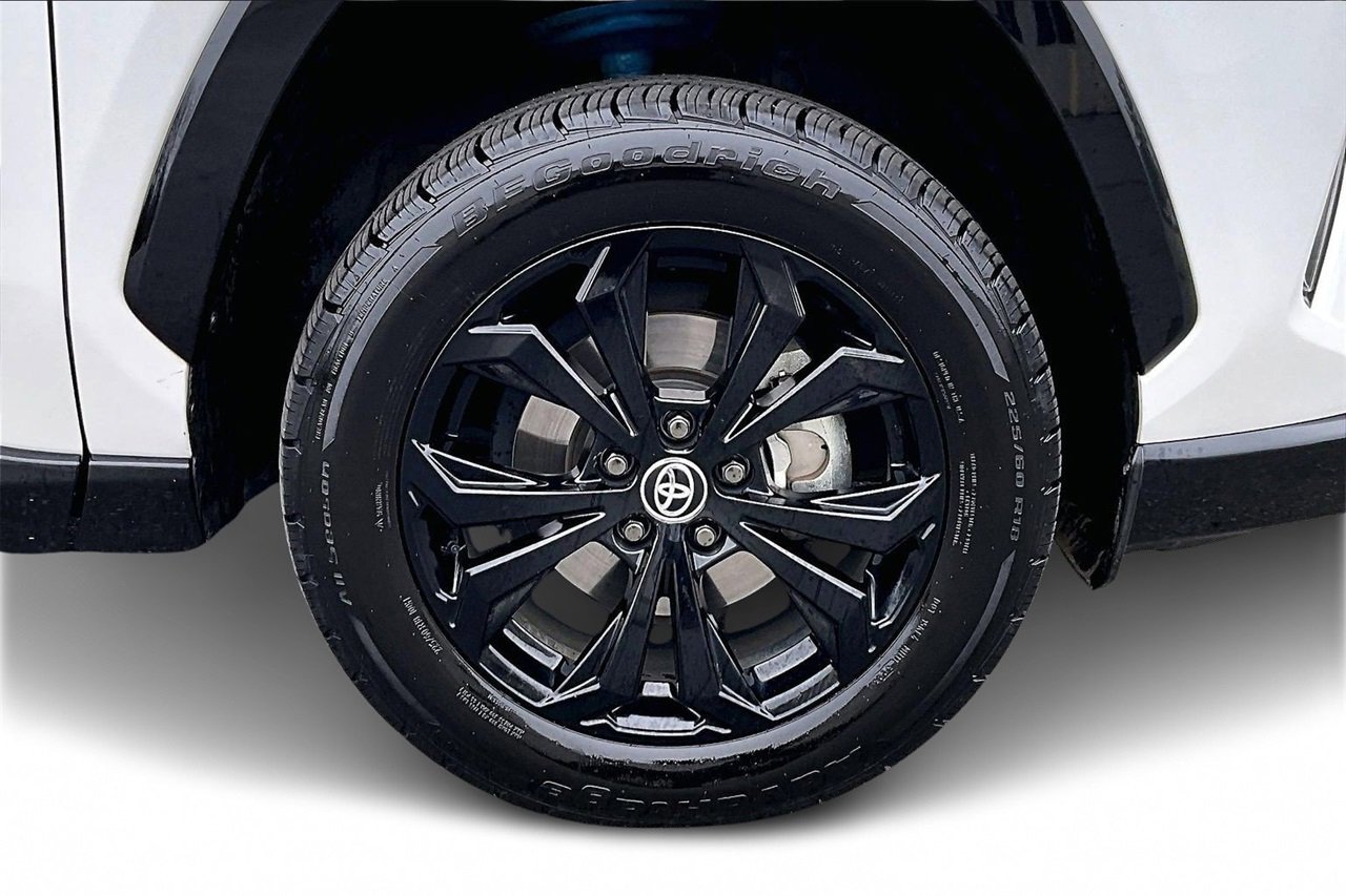 Used 2023 Toyota RAV4 XSE image 32