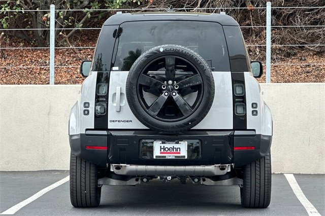New 2026 Land Rover Defender 110 S image 4