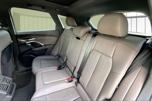 Used 2025 Audi Q5 Premium w/ Convenience Package AWD/4WD image 22