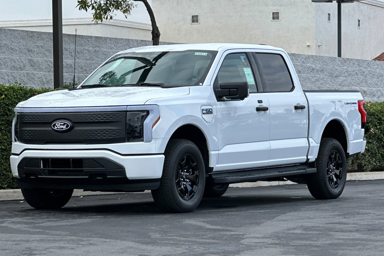 New 2025 Ford F150 Lightning XLT image 8