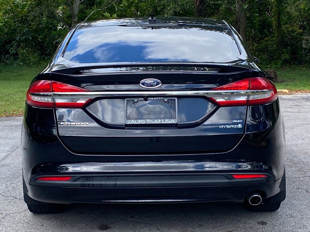 Used 2018 Ford Fusion SE w/ Equipment Group 601A FWD image 6