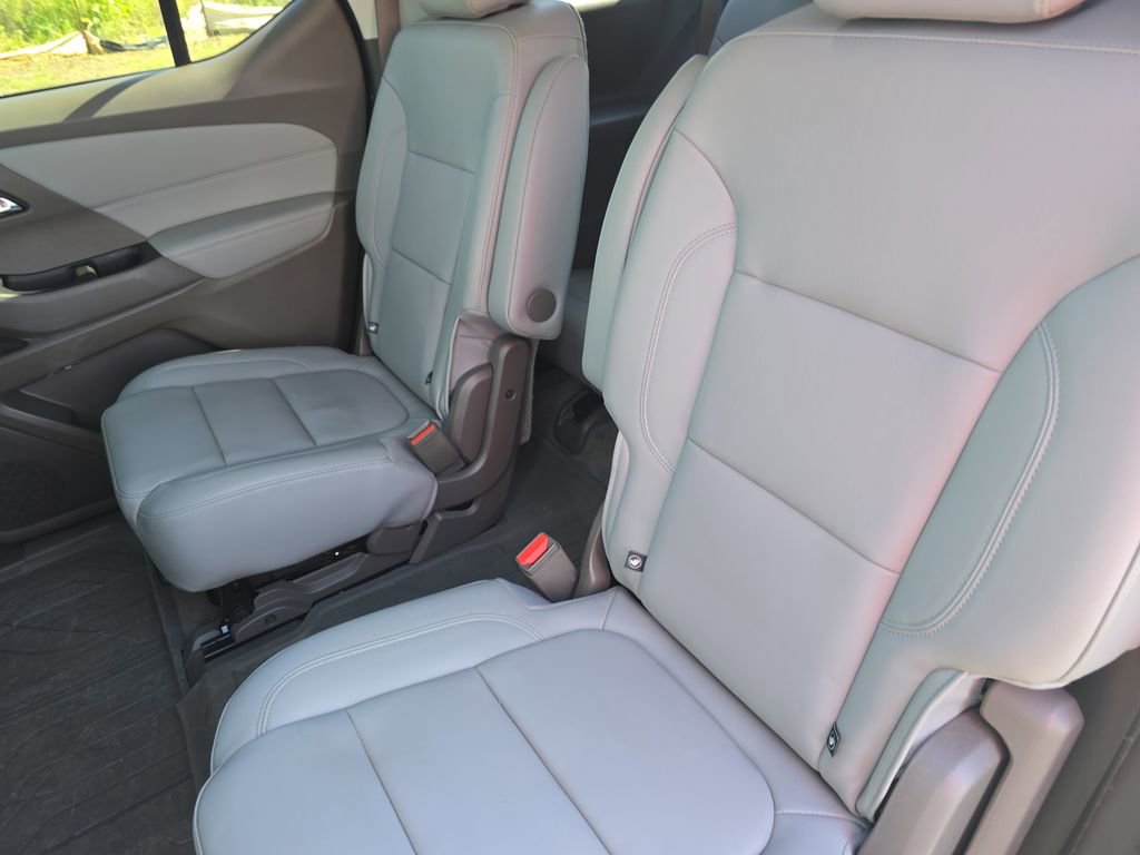 Used 2020 Chevrolet Traverse LT w/ LT Premium Package image 14