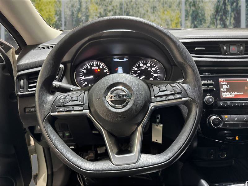 Used 2017 Nissan Rogue S AWD/4WD image 18