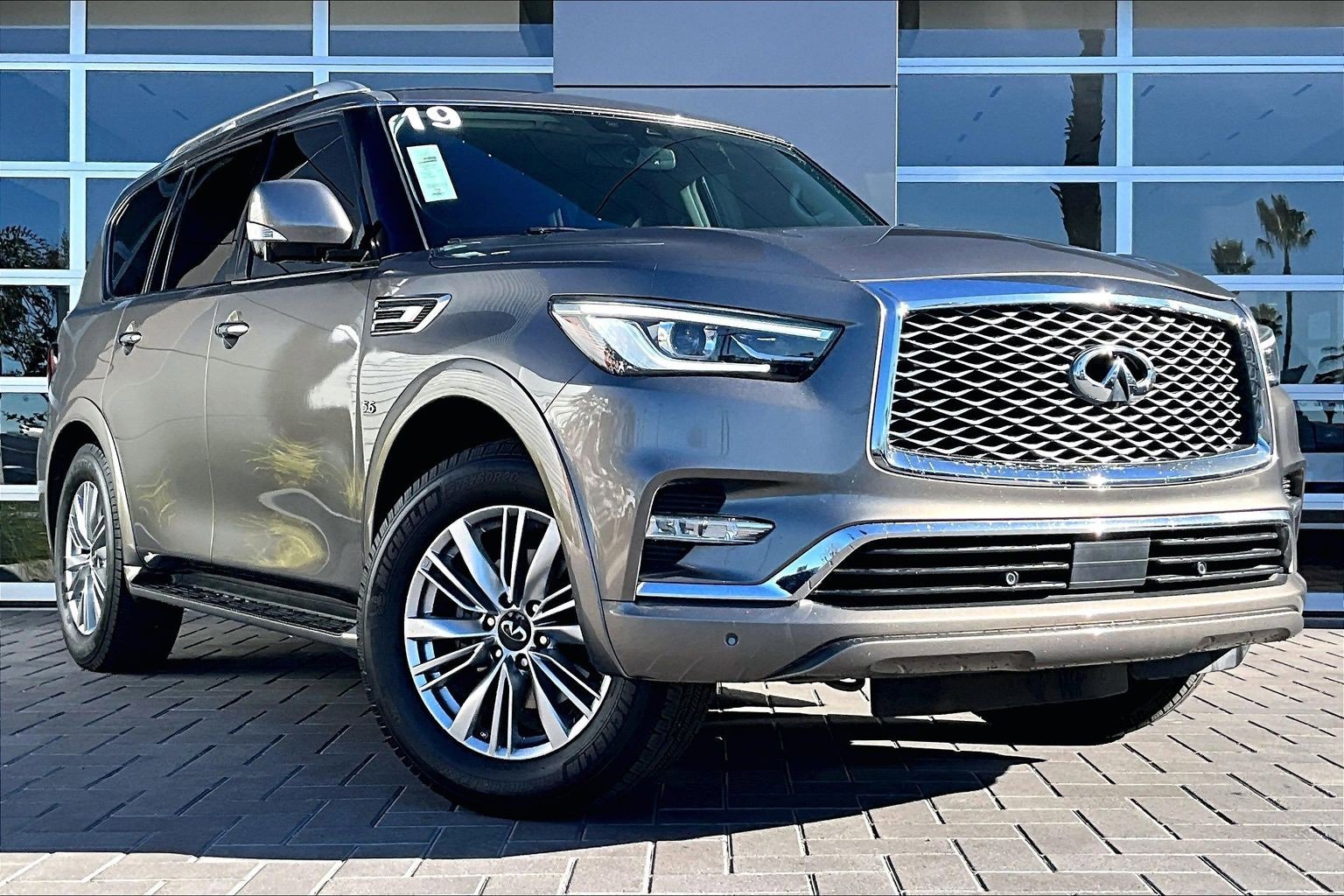 Used 2019 INFINITI QX80 Luxe image 3