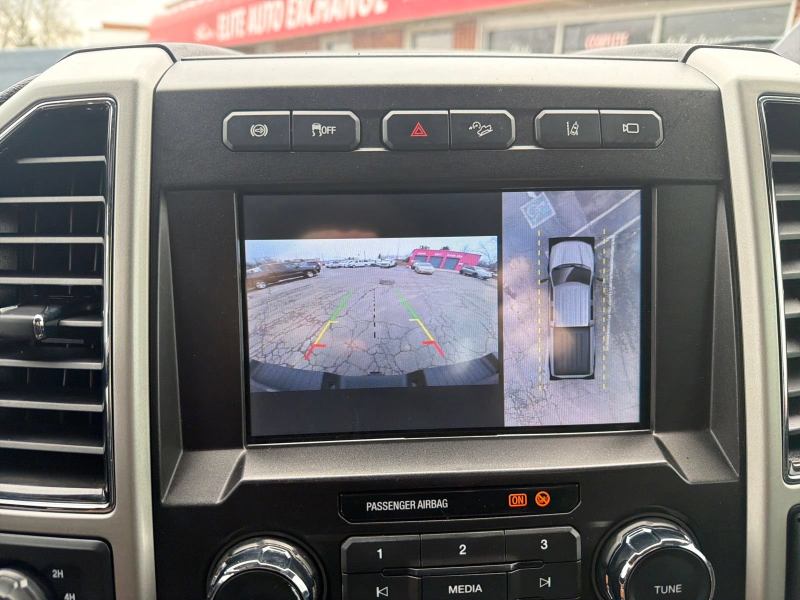 Used 2020 Ford F250 Lariat w/ Lariat Ultimate Package AWD/4WD image 24