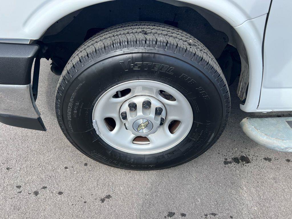 Used 2024 Chevrolet Express 2500 w/ Driver Convenience Package image 13