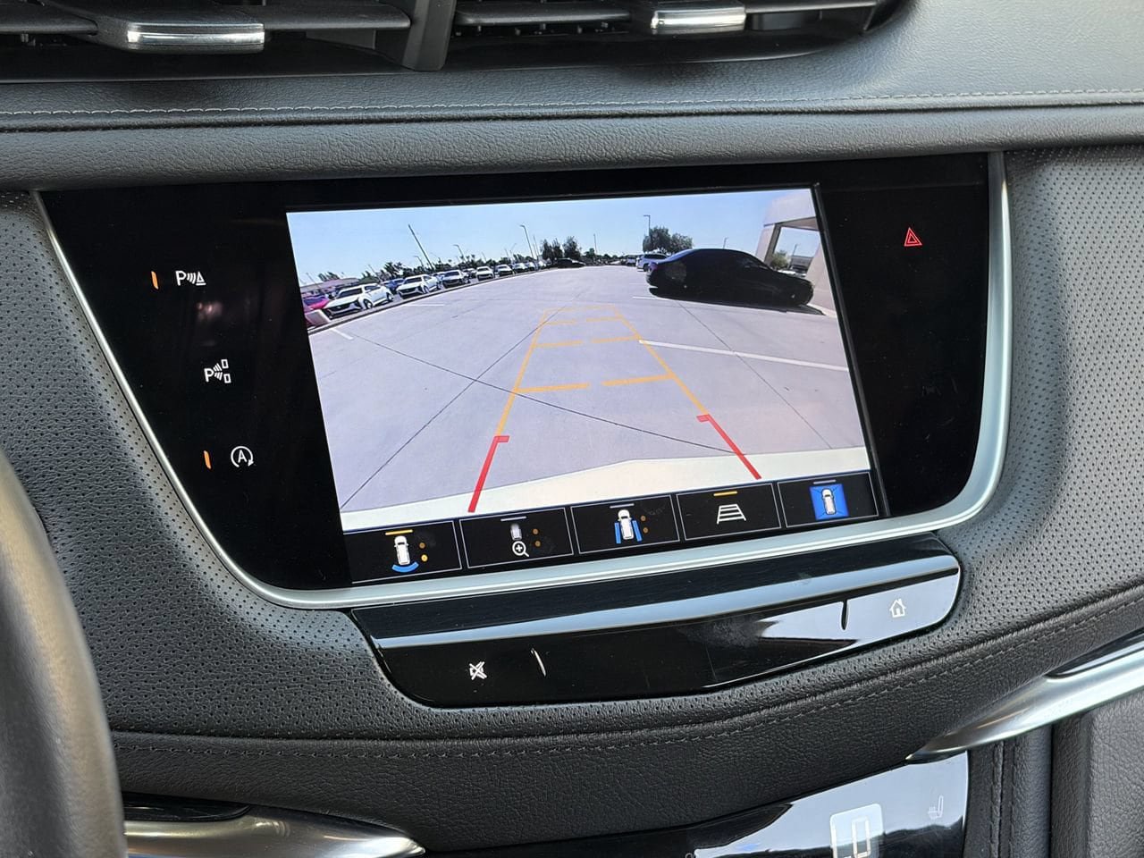 Certified 2023 Cadillac XT5 Premium Luxury w/ Technology Package AWD/4WD image 29