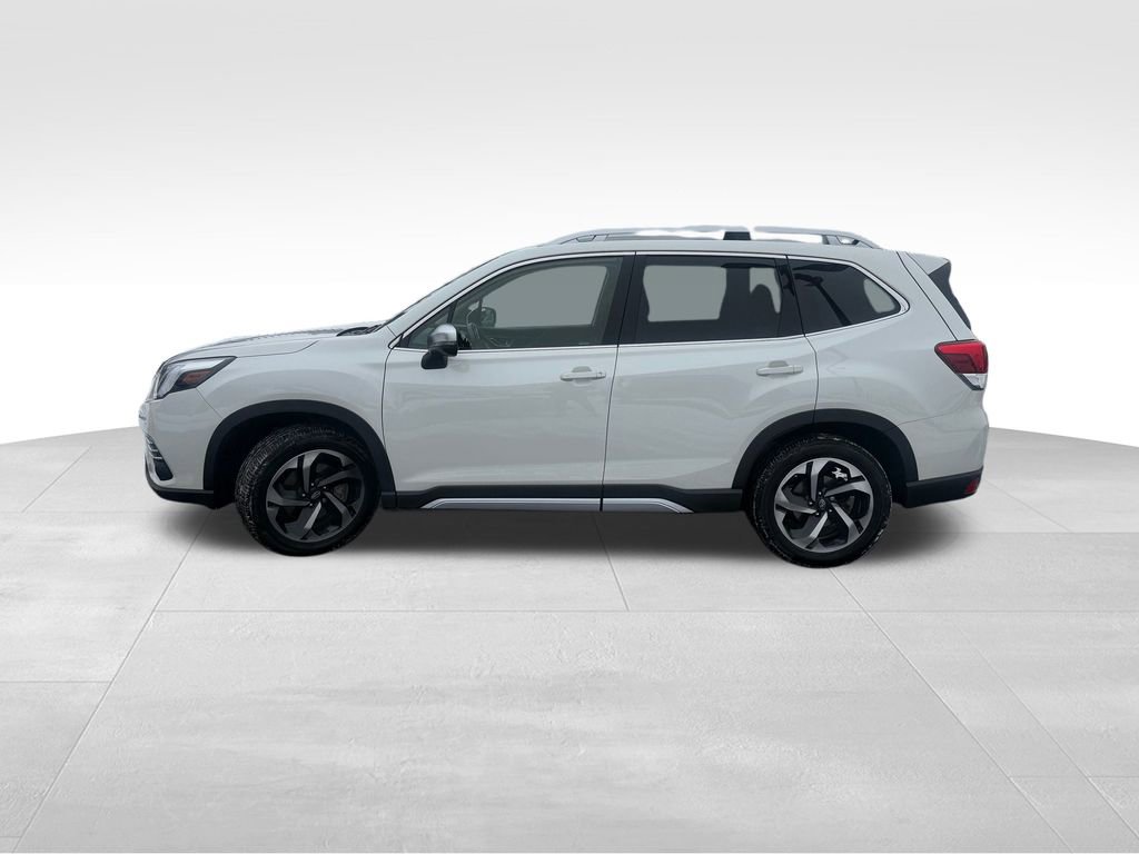 Used 2023 Subaru Forester Touring image 4