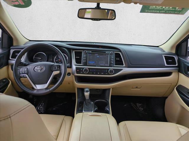 Used 2015 Toyota Highlander XLE image 18