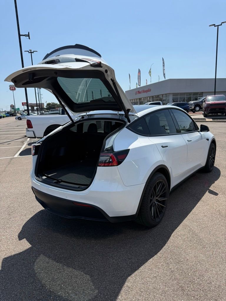 Used 2021 Tesla Model Y Long Range image 10
