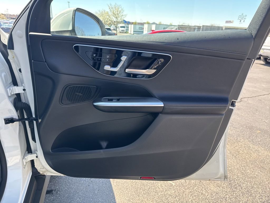 Used 2023 Mercedes-Benz GLC 300 4MATIC image 36
