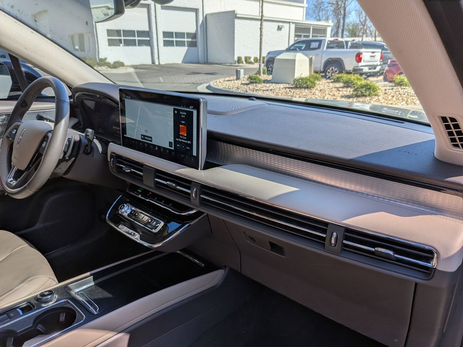 Used 2023 Lincoln Corsair FWD w/ Equipment Group 101A image 41