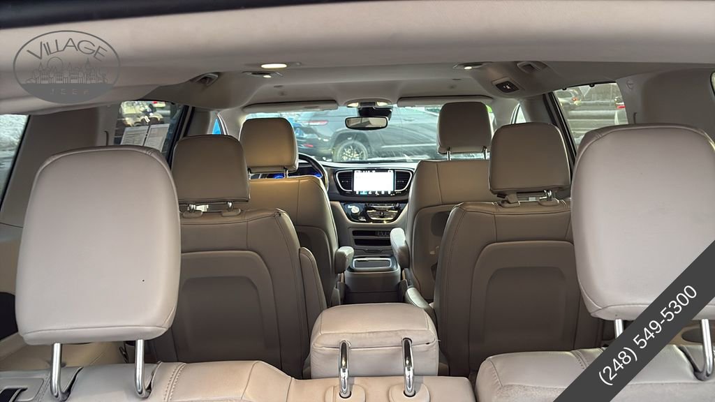 Used 2021 Chrysler Pacifica Touring-L FWD image 30