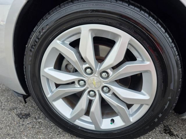 Used 2019 Chevrolet Impala LT w/ Sunroof and Spoiler Package FWD image 9