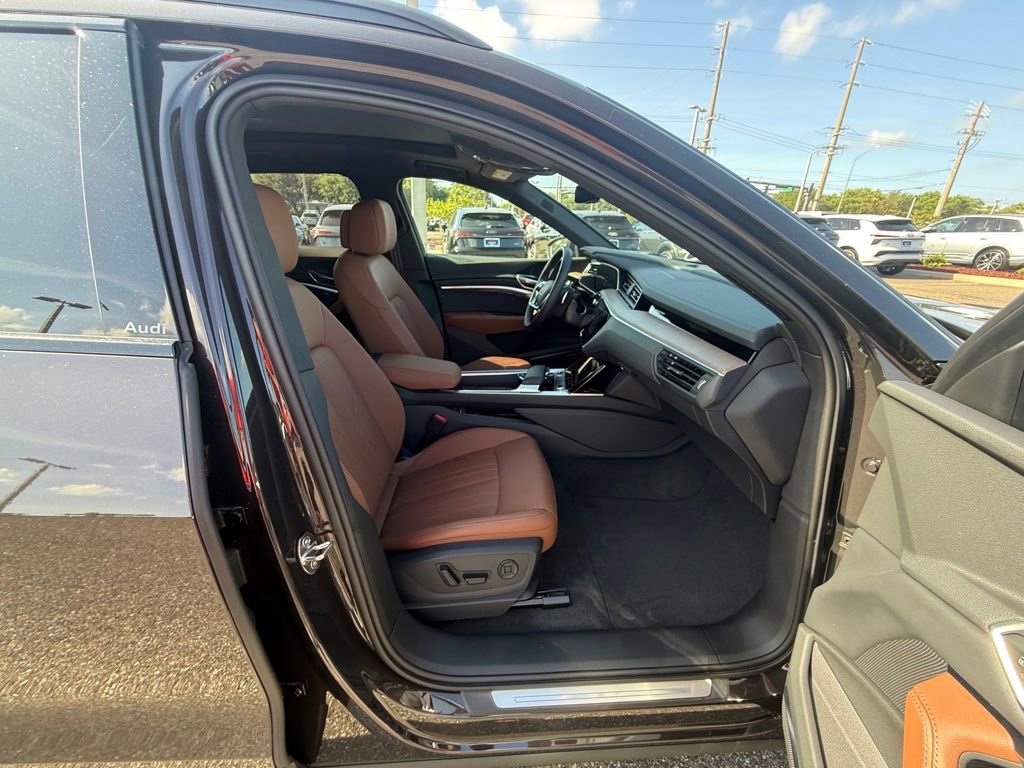 Used 2024 Audi Q8 e-tron Premium Plus w/ Premium Plus Package image 48