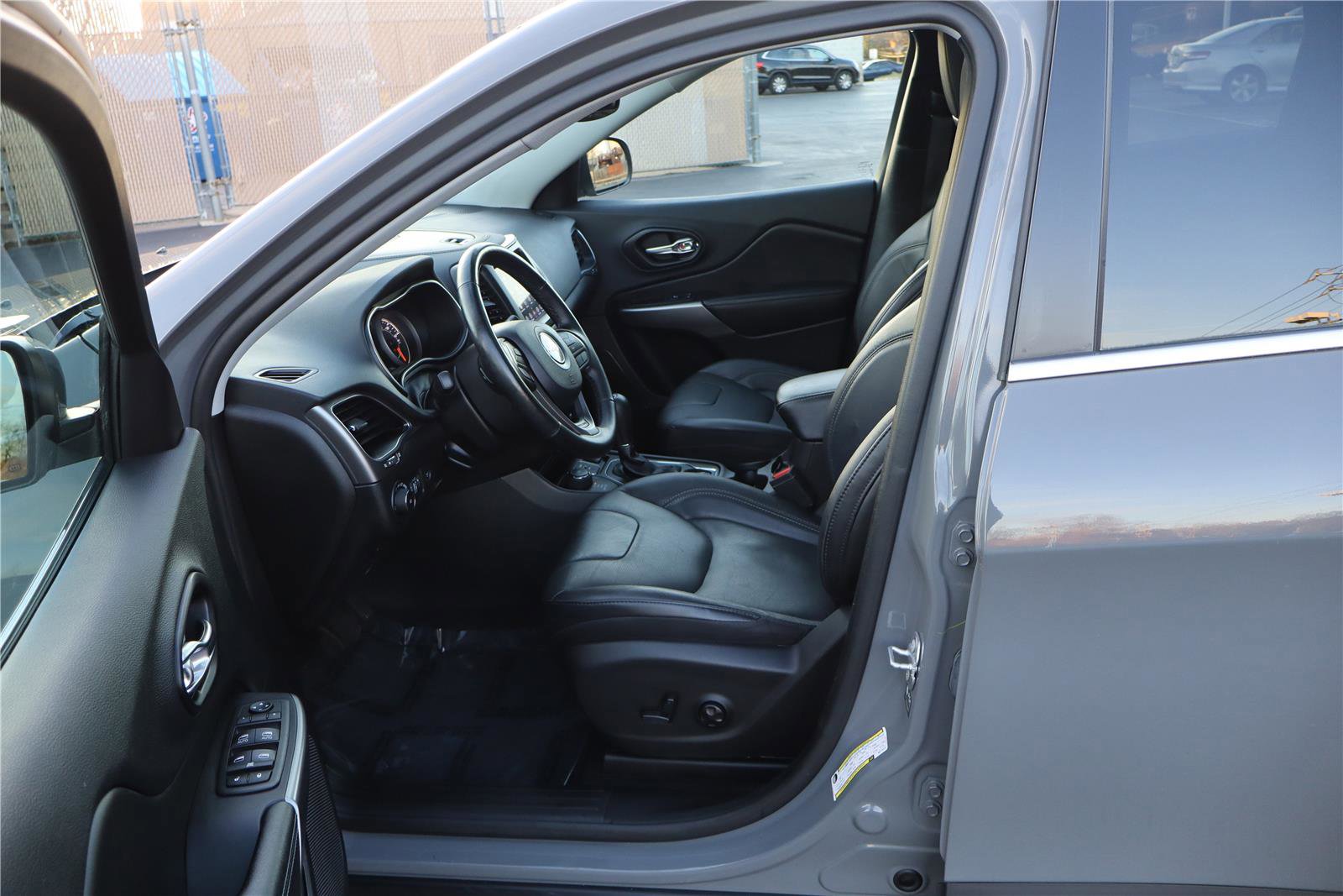 Used 2021 Jeep Cherokee Latitude Lux w/ Sun & Sound Group image 15