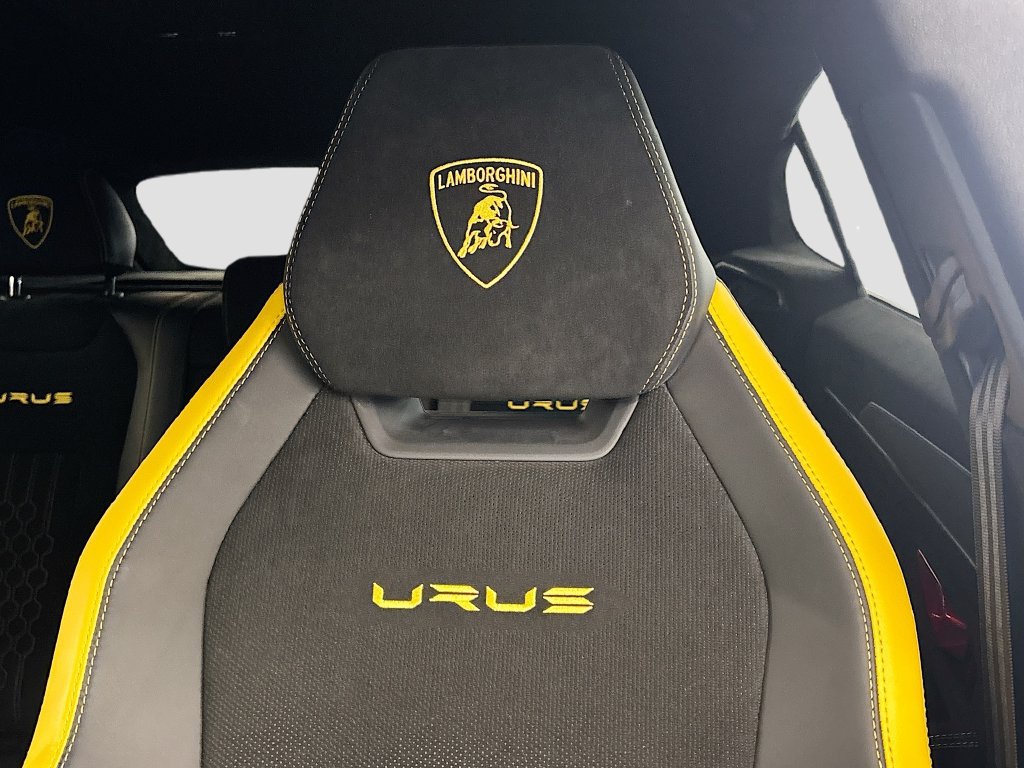 Used 2024 Lamborghini Urus Performante AWD/4WD image 29
