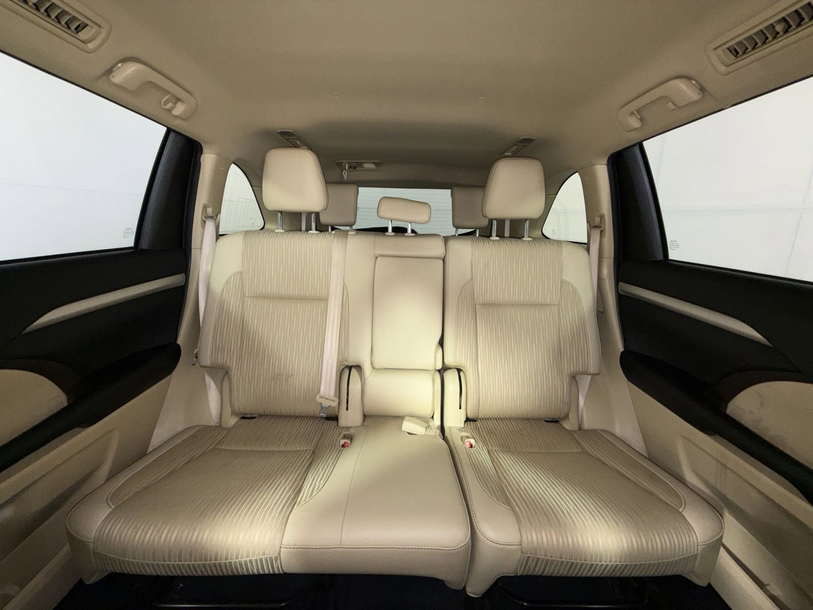Used 2019 Toyota Highlander Plus AWD/4WD image 24