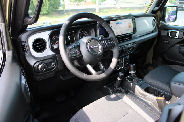 New 2026 Jeep Gladiator Sport AWD/4WD image 17
