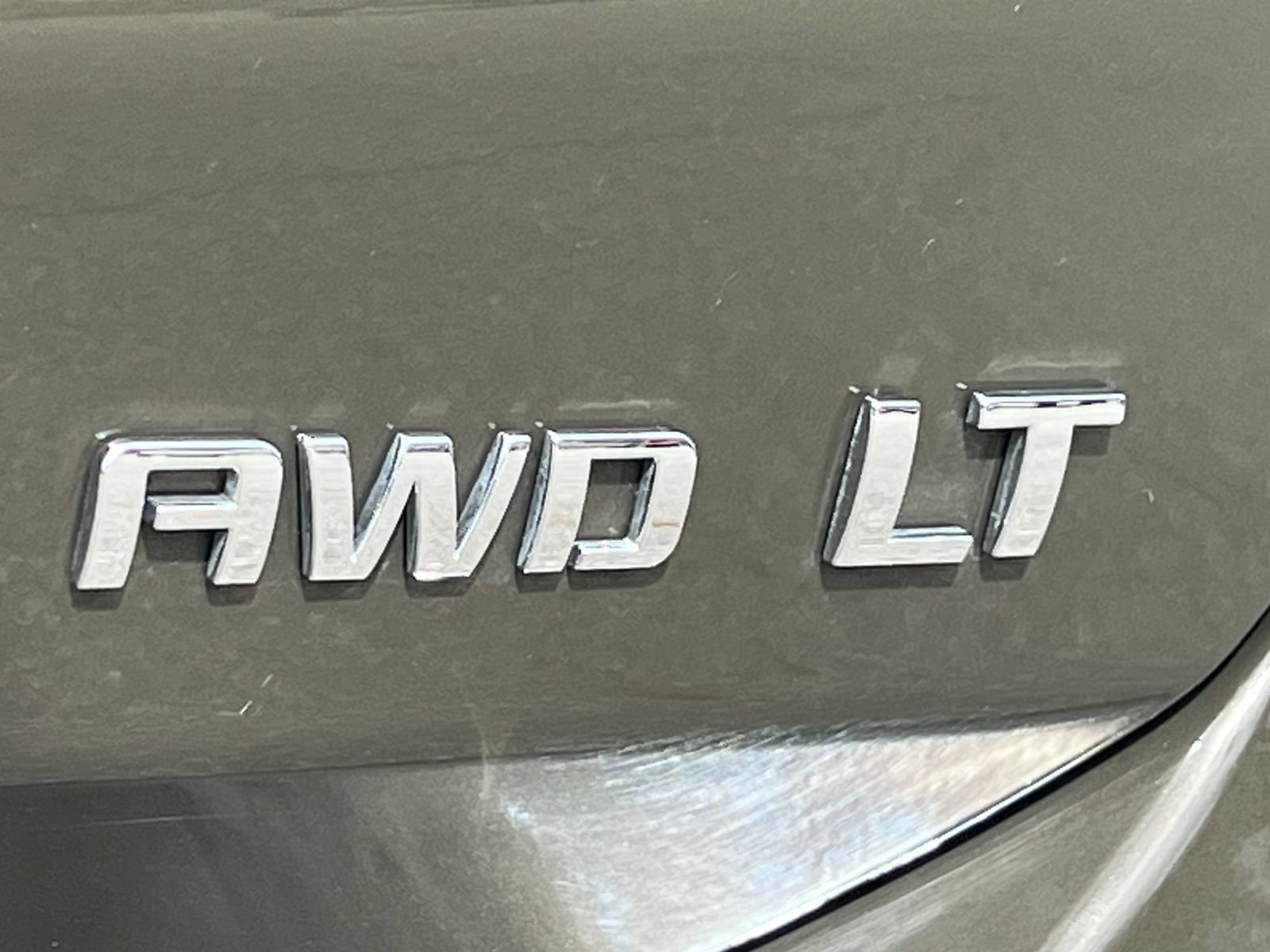 Used 2024 Chevrolet Equinox LT AWD/4WD image 8