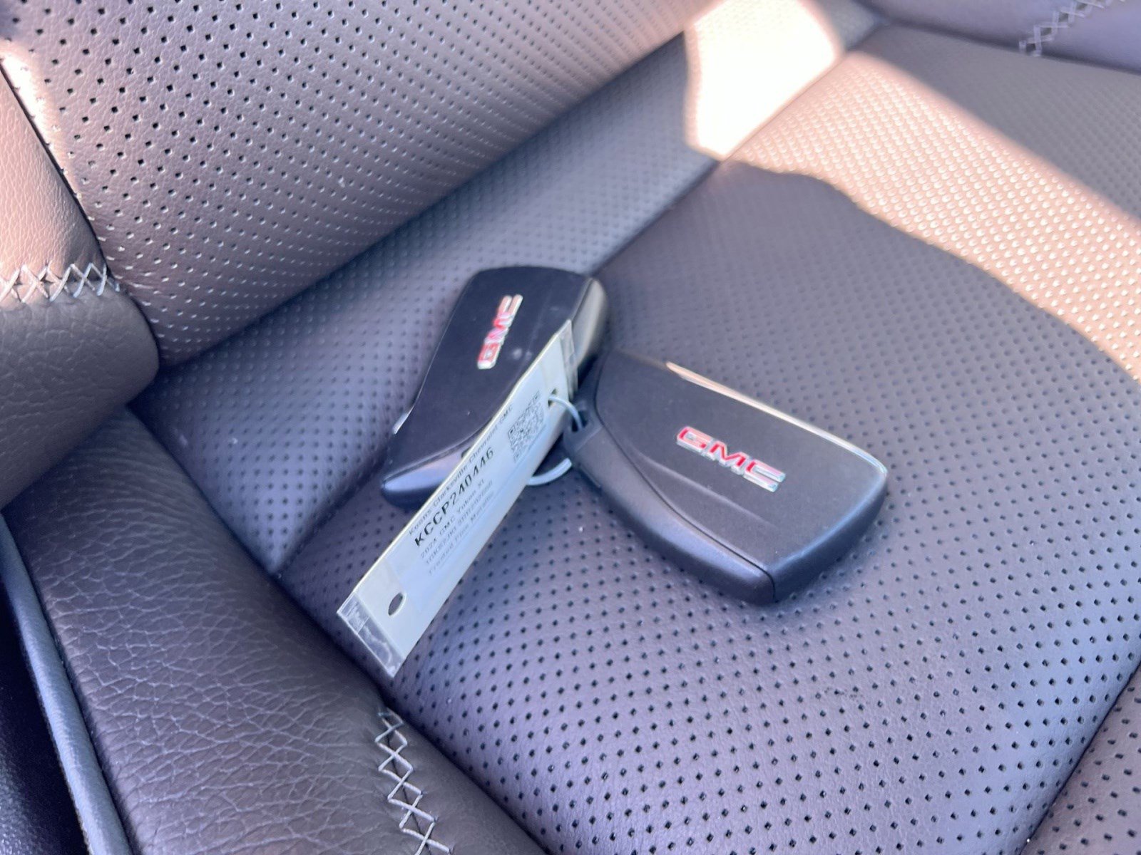 Used 2024 GMC Yukon XL Denali w/ Denali Reserve Package image 27