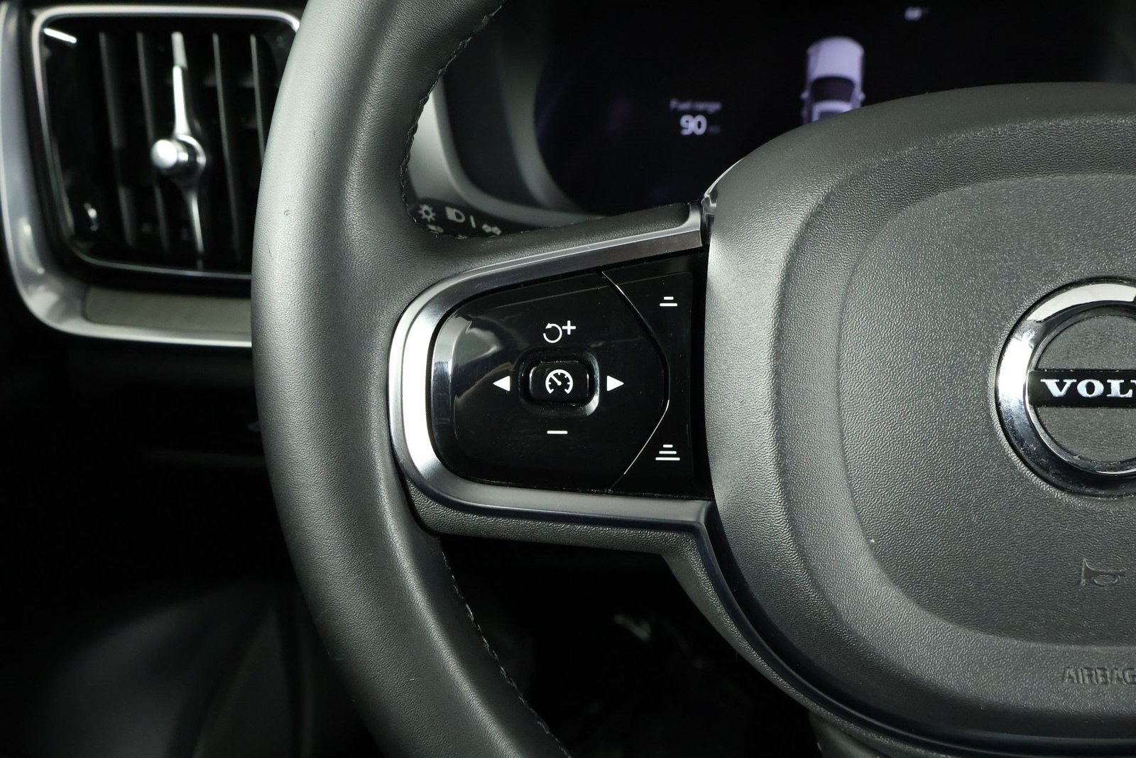 Certified 2024 Volvo V60 B5 Cross Country Ultimate w/ Protection Package Premier AWD/4WD image 10